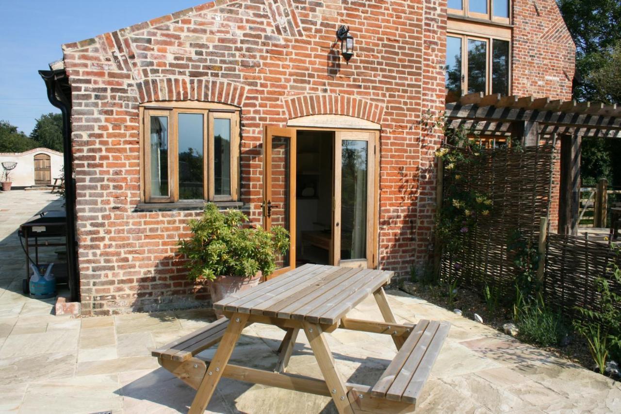 Villa Camps Heath Barn Lowestoft Exterior foto